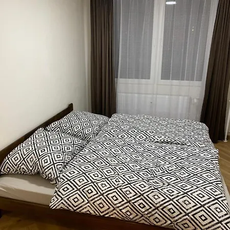 J&v Apartment *